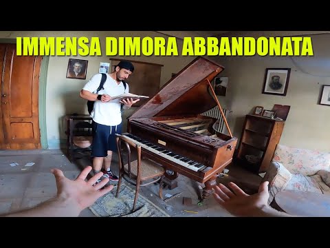 EXPLORING A HUGE ABANDONED MANSION - GET LOST IN 1000 TERRIBLE ROOMS!