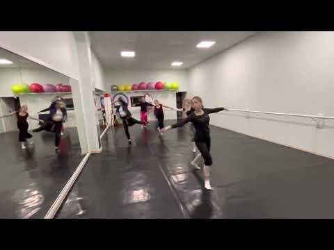 Contemporary dance class