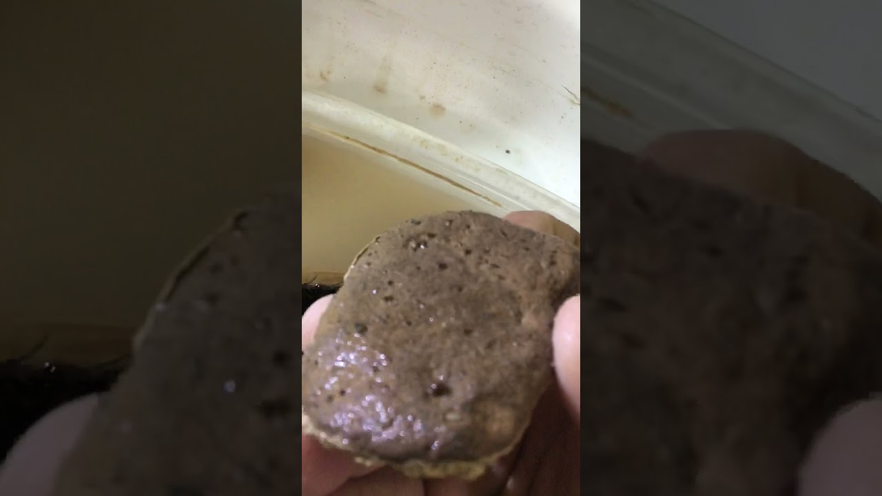 How are diamonds extracted from kimberlite?