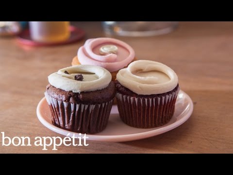 Frost Cupcakes Like a Pro with Erin McKenna | Sweet Spots