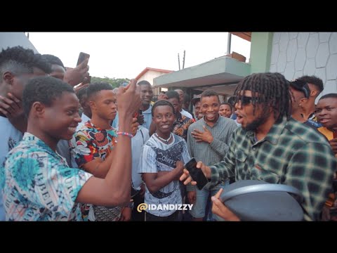 Dandizzy:freestyling to random words from strangers.