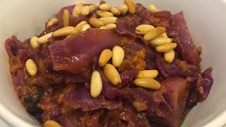 Lombarda con pasas y piñones