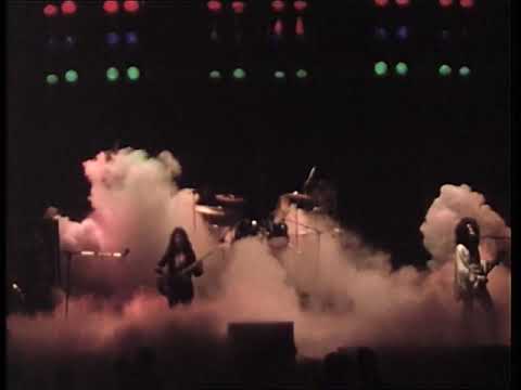 Queen - In The Lap Of The Gods... Revisited (Live at the Budokan, Tokyo 5/1/1975)