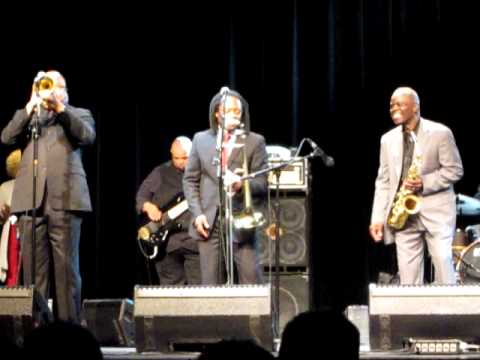 MACEO PARKER playing 