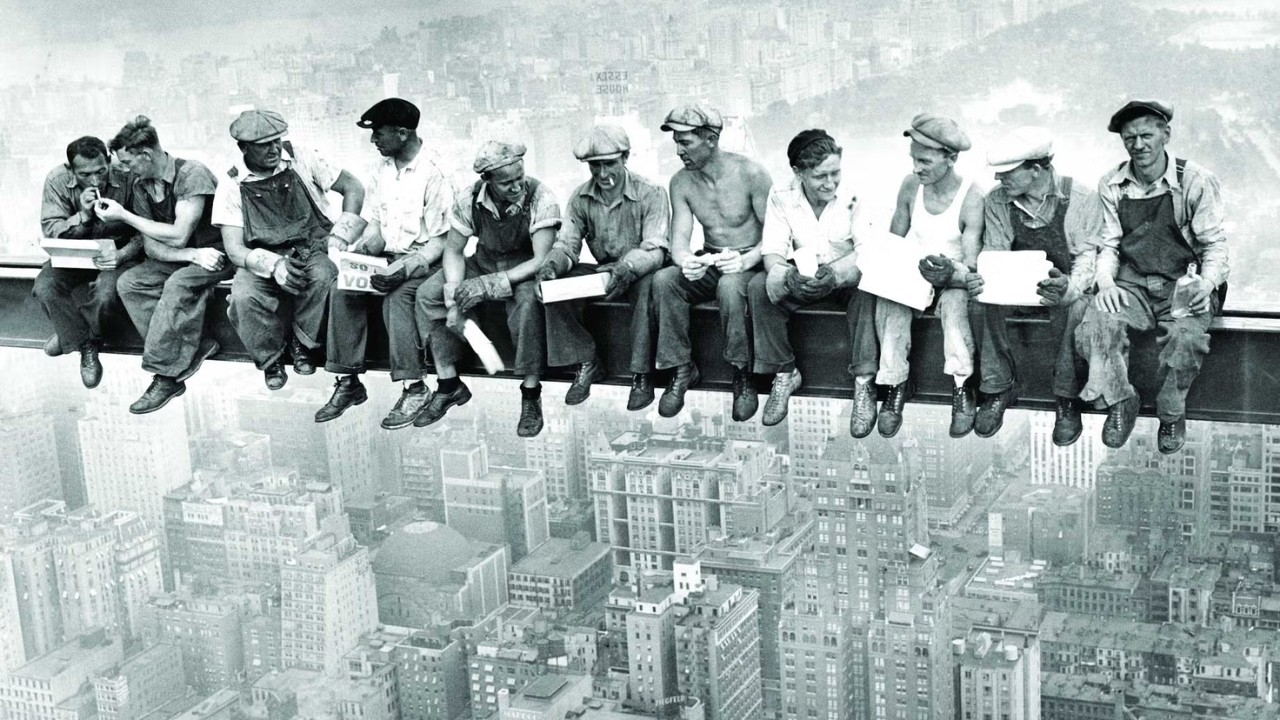 70階の鉄骨の上での昼食：1932年の伝説的写真はどう撮られたのか？