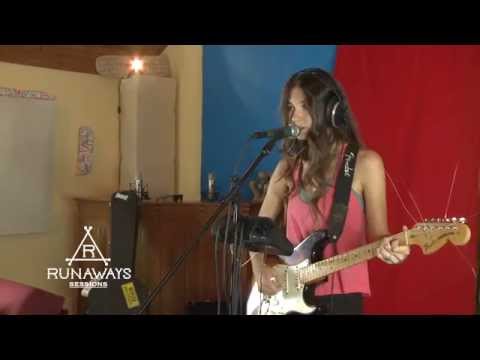 Runaways Sessions Season I, Ep. VII - Sara Renar