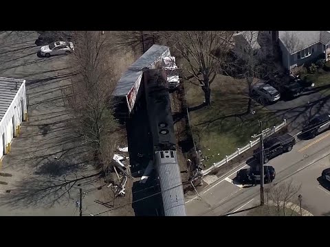 Video Thumbnail: Train hits unattended lorry in Massachusetts