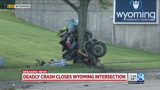 1 killed in crash on Byron Center Avenue in Wyoming