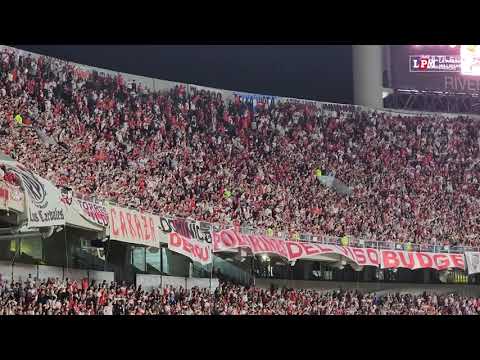 "Una gitana hermosa tiró las cartas   River 3 vs Independiente 0" Barra: Los Borrachos del Tablón • Club: River Plate