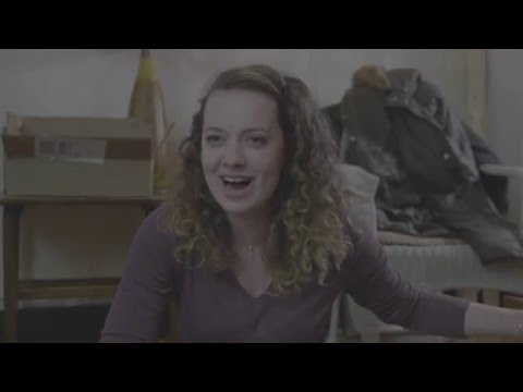 Trailer Behind the Scenes of Dead Tongues: Phoebe Fox