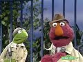 Sesame Street Kermit The Frog News Flash Kermit And Telly Report On Cooperation