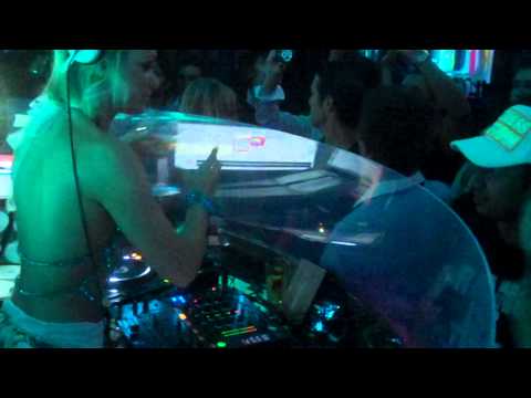 Niki Belucci 2010-08-22 France St. Tropez VIP Room5.MP4