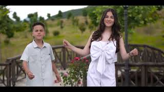 Anaid & Eneida Miceli - Kur Këndojm Vëlla E Motër