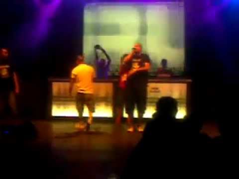 Usikana Druzina - Svi Flase Gore LIVE @ SVI KAO JEDAN 2012