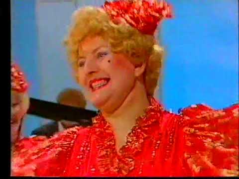 THE ROLY POLYS - "HAPPY FEET"!