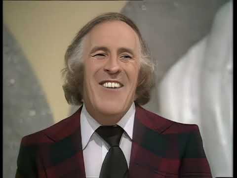 Bruce Forsyth's Generation Game S05E15   1976 Near Year Special
