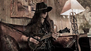 "Wayfaring Stranger" - Justin Johnson