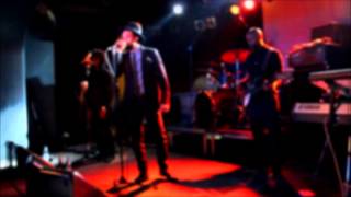 Bilal - Longing and waiting / West Side Girl (live @ Futurum Music Bar)