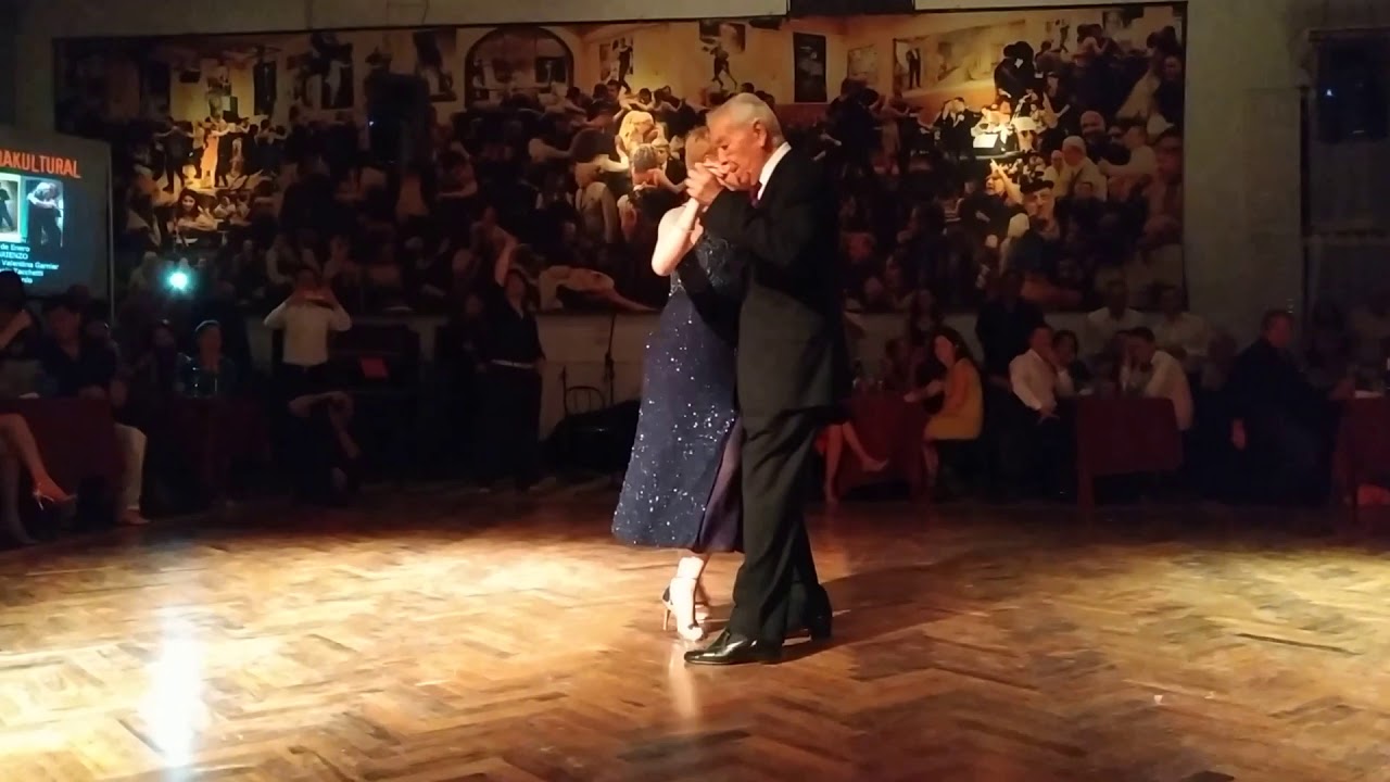 El Chino Perico y Paola Tacchetti, bailan al Polaco Goyeneche. 1/2