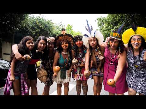 Guerreiras - Mulheres indgenas na cidade- Mulheres indgenas da aldeia