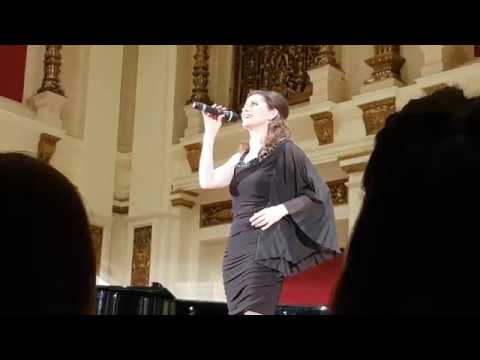 Pia Douwes - Sie ergibt sich nicht