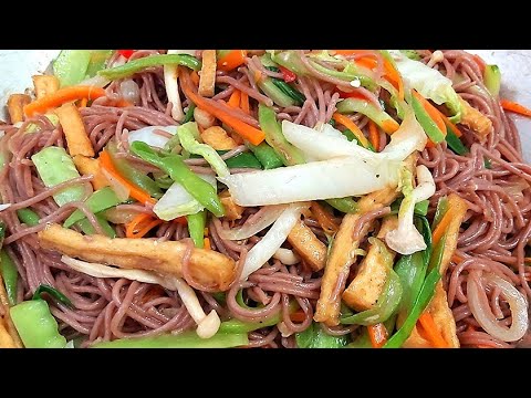 Bún gạo lứt xào rau củ