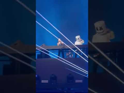 Nancy Ajram ft Dj Marshmello SahSah live performance in Riyadh  @ewc🎤🇸🇦 @marshmello
