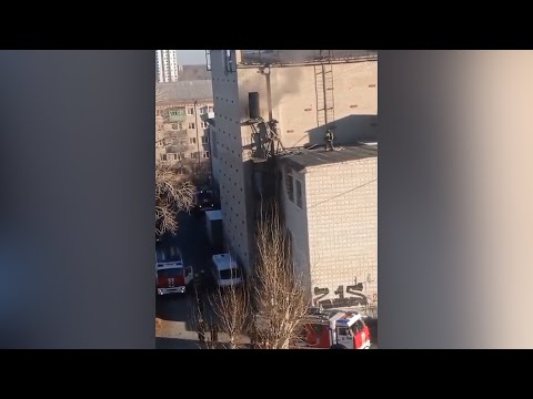 В Екб загорелся обречённый на снос дворец