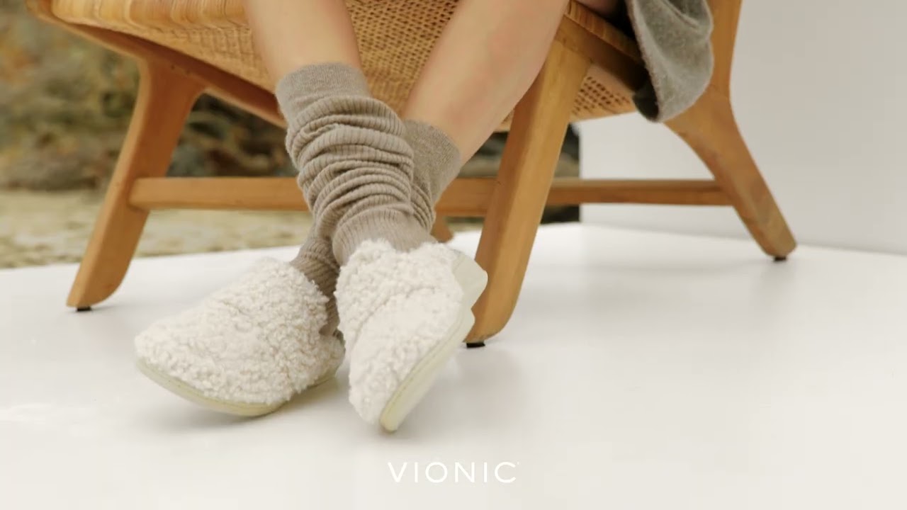 Watch Vionic Gemma II Women's Mule/Clog Slipper video