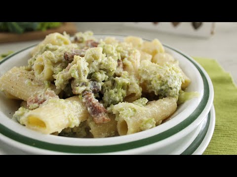 PASTA CREMOSA CON BROCCOLI E PANCETTA