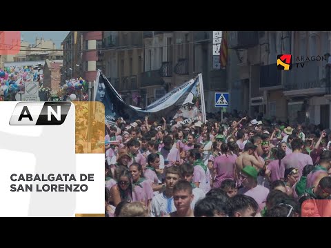 Una multitudinaria cabalgata llena de fiesta la calles de Huesca