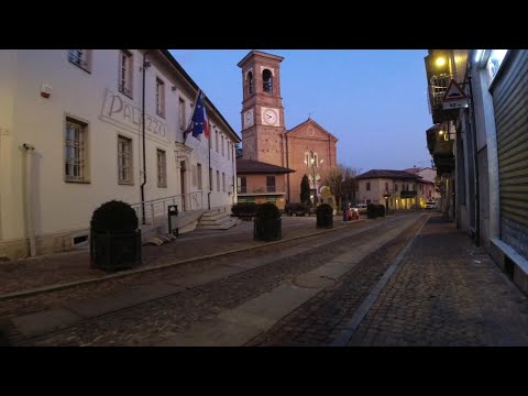 walking through the streets of Druento towards the Mandria Natural Park 02 January 2026.