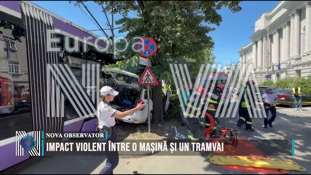 Impact violent între o mașină și un tramvai