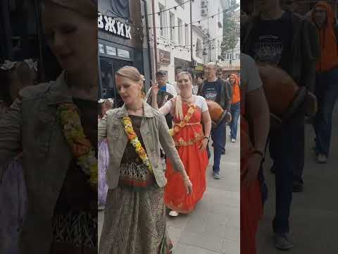 God's devotees sing His glory by chanting His names❤️Russia