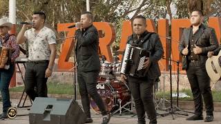 En Toda La Chapa Lyrics English Translation