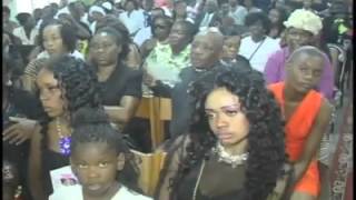 PEOPLE GETTING IN SPIRIT AH FUNERAL SPANISH TOWN