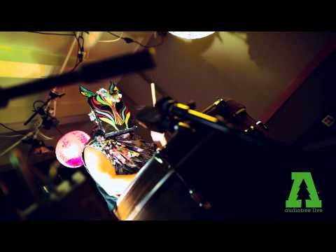 Slow Magic - On Yr Side - Audiotree Live