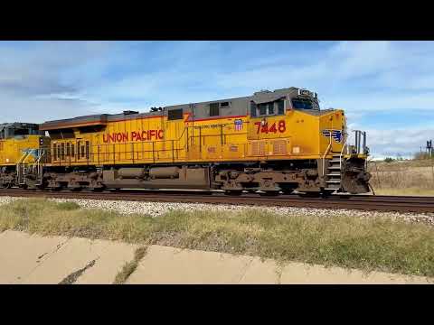 Eastbound Union Pacific Manifest with an unexpected Surprise in Central El Paso.