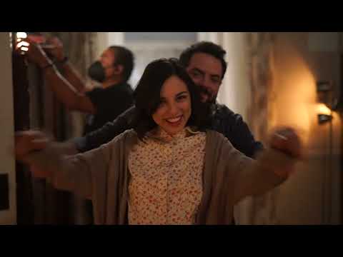 INVENCIBLES - Canción oficial de la película "El Roomie"