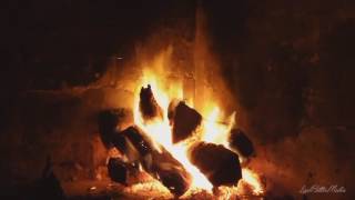 Ontspannende muziek met geluid knapperend vuur op Bonfire Bonfire haard