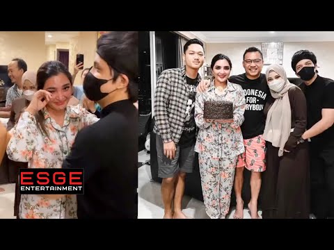 TANGIS ASHANTY PECAH DAPAT KEJUTAN ULTAH DARI AUREL & AZRIEL