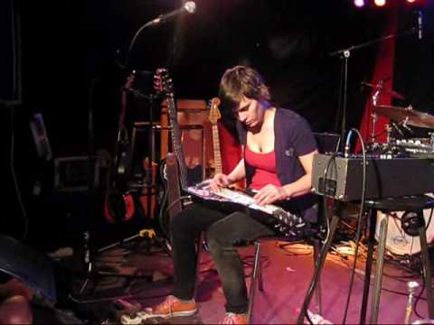 17/18 - Kaki King - Gay sons of Lesbian mothers - Gleiss 22 - Muenster - 27 March 2010