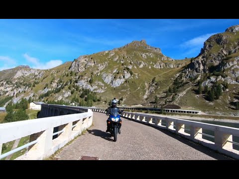 Highlights der Dolomiten - Motorradtour zum Passo e Lago di Fedaia