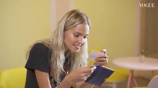 SASHA LUSS - What`s in your bag