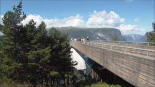 preview picture of video 'Stegastein Lookout over Aurlandsfjord'