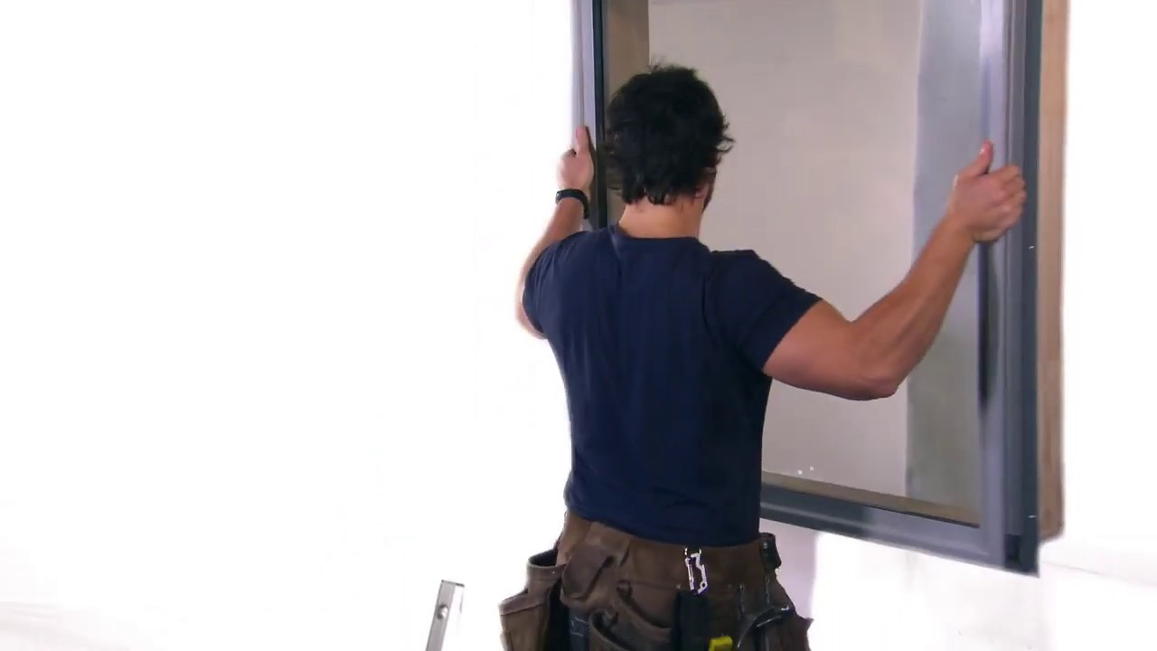 Altus Window Systems - how to - installing a Smartfit™ window #2 - lifting into place