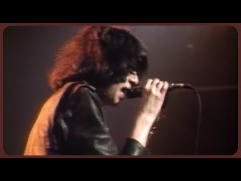 Ramones - Sheena Is A Punkrocker 🎸 (Live on New Years Eve '77, AI Remastered + Lyrics)