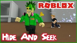Dodging the Seeker / Roblox Hide and Seek Extreme