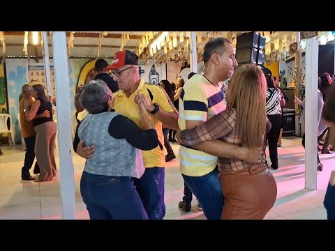 FORRÓ NORDESTINO RAIZ BEM ANIMADO RANCHO DO VAM EM ARAPIRACA ALAGOAS 