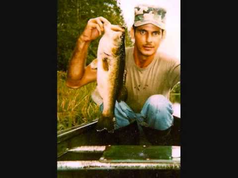 Crooked River Big Old Trees Catch Largemouth Bass from My Canoe